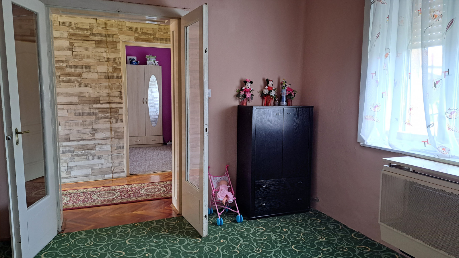 Felújított családi ház eladó Jászkarajenőn