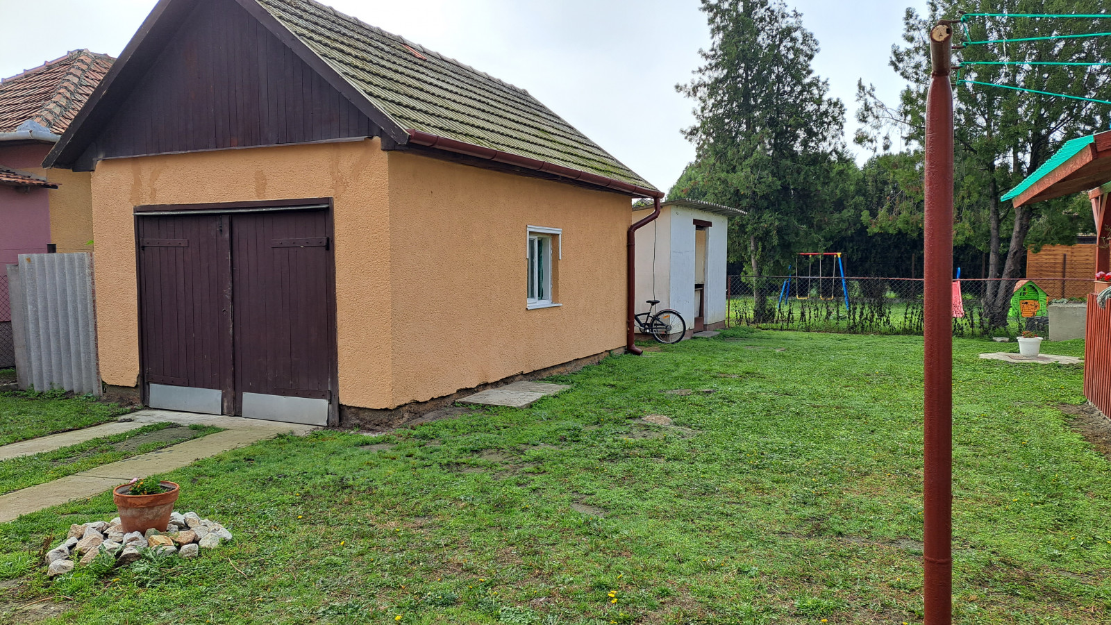 Felújított családi ház eladó Jászkarajenőn