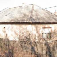 Eladó Táborfalván egy két szobás felújítandó családi ház nagy telekkel ingatlan adatlap